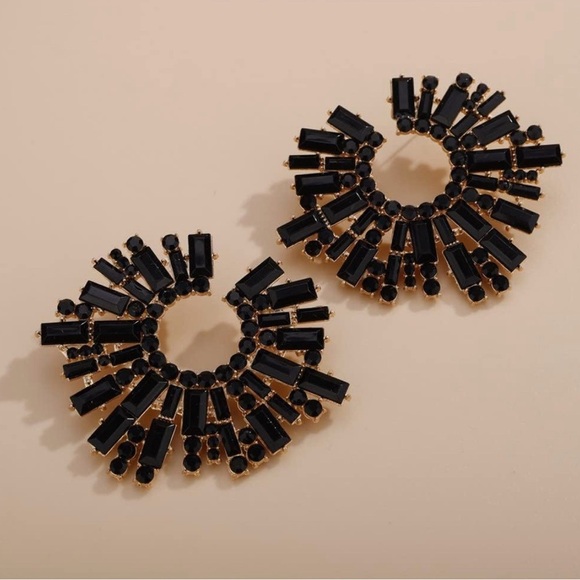 Black Crystal Starburst Oversized Earrings - Picture 4 of 17